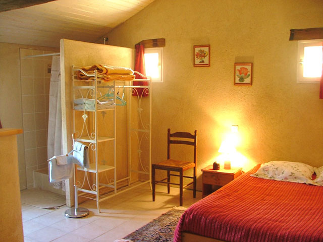 Bed And Breakfast Ferme Naturiste L'Oliverie Saurais | Europa Bed ...